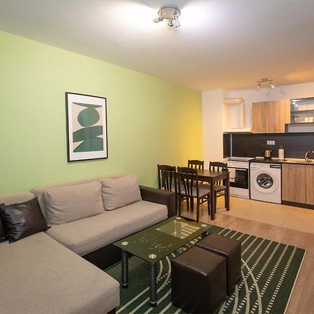 Modern And Bright Apartments Near Center - Free Parking Sofia Exterior foto