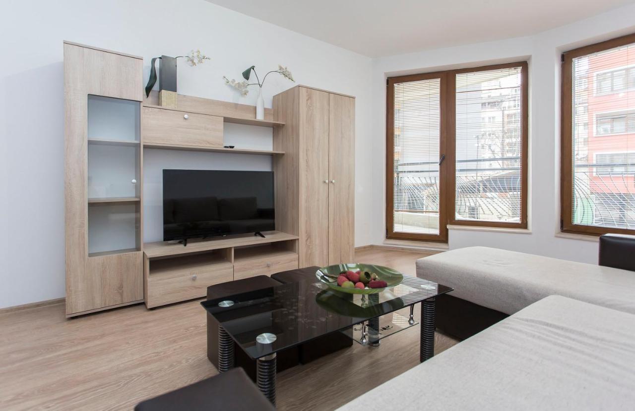 Modern And Bright Apartments Near Center - Free Parking Sofia Exterior foto