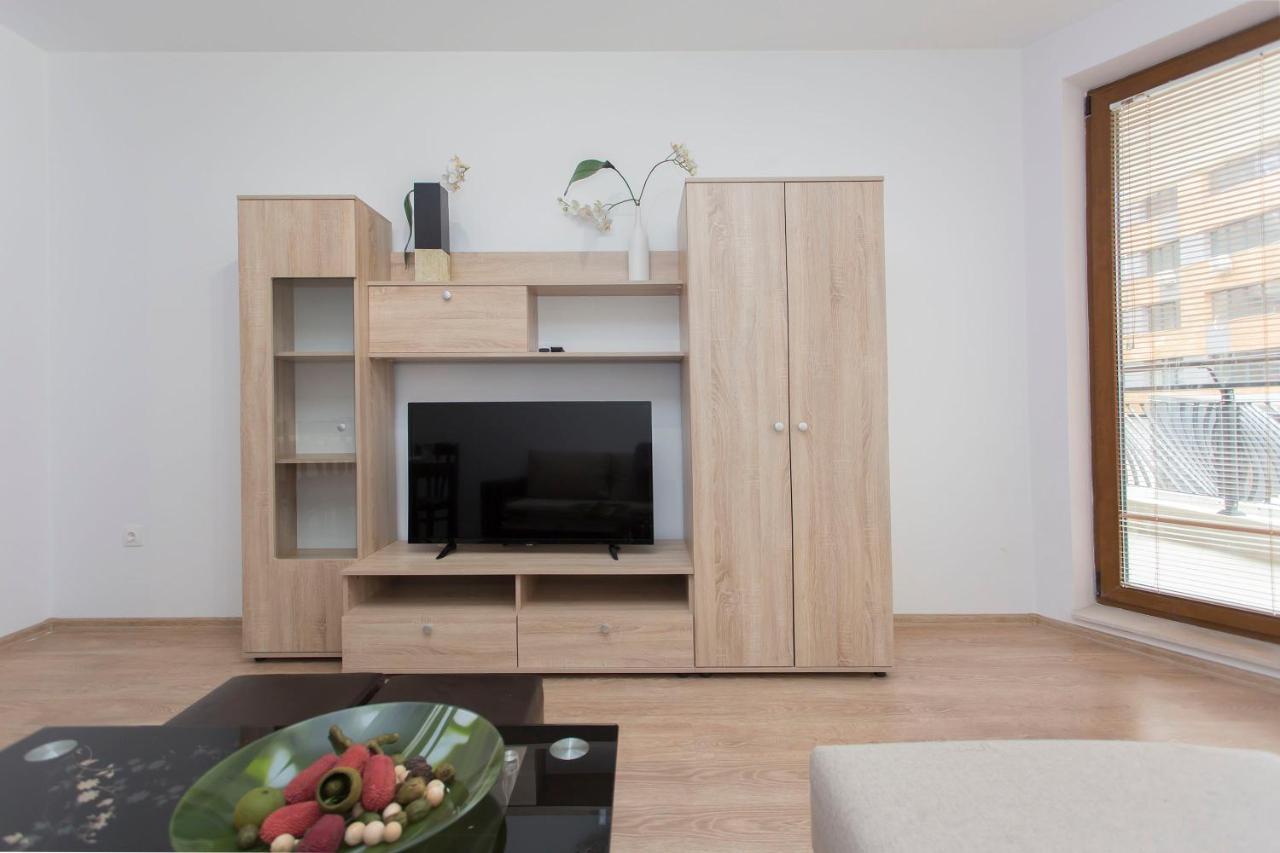 Modern And Bright Apartments Near Center - Free Parking Sofia Exterior foto