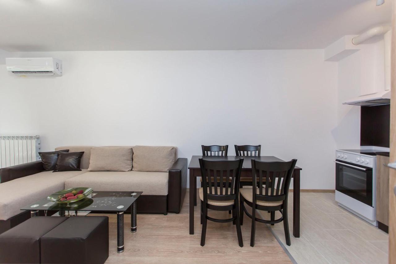 Modern And Bright Apartments Near Center - Free Parking Sofia Exterior foto