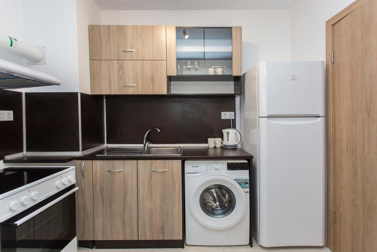 Modern And Bright Apartments Near Center - Free Parking Sofia Exterior foto