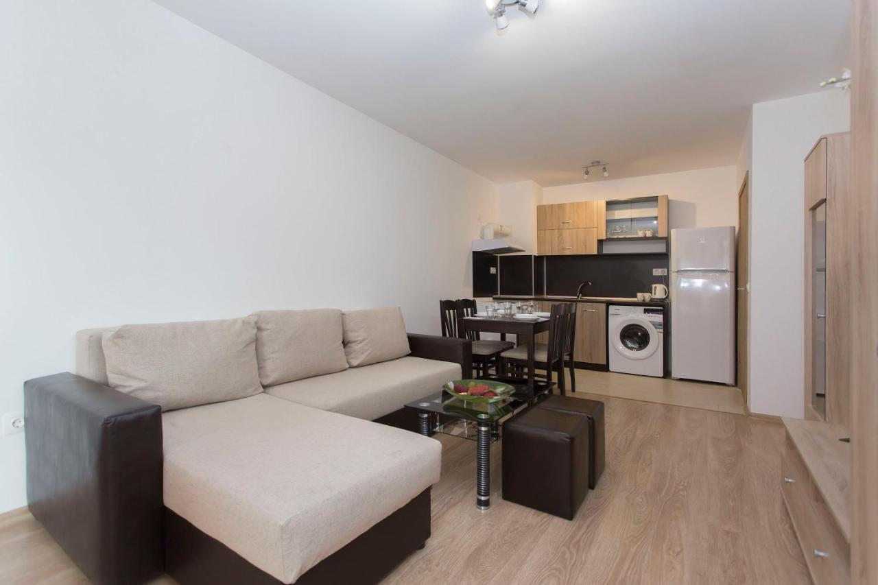 Modern And Bright Apartments Near Center - Free Parking Sofia Exterior foto