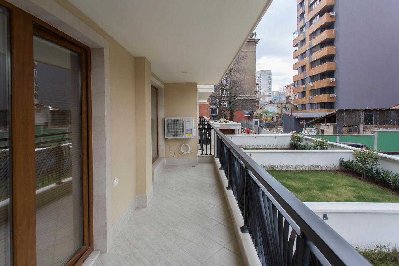Modern And Bright Apartments Near Center - Free Parking Sofia Exterior foto