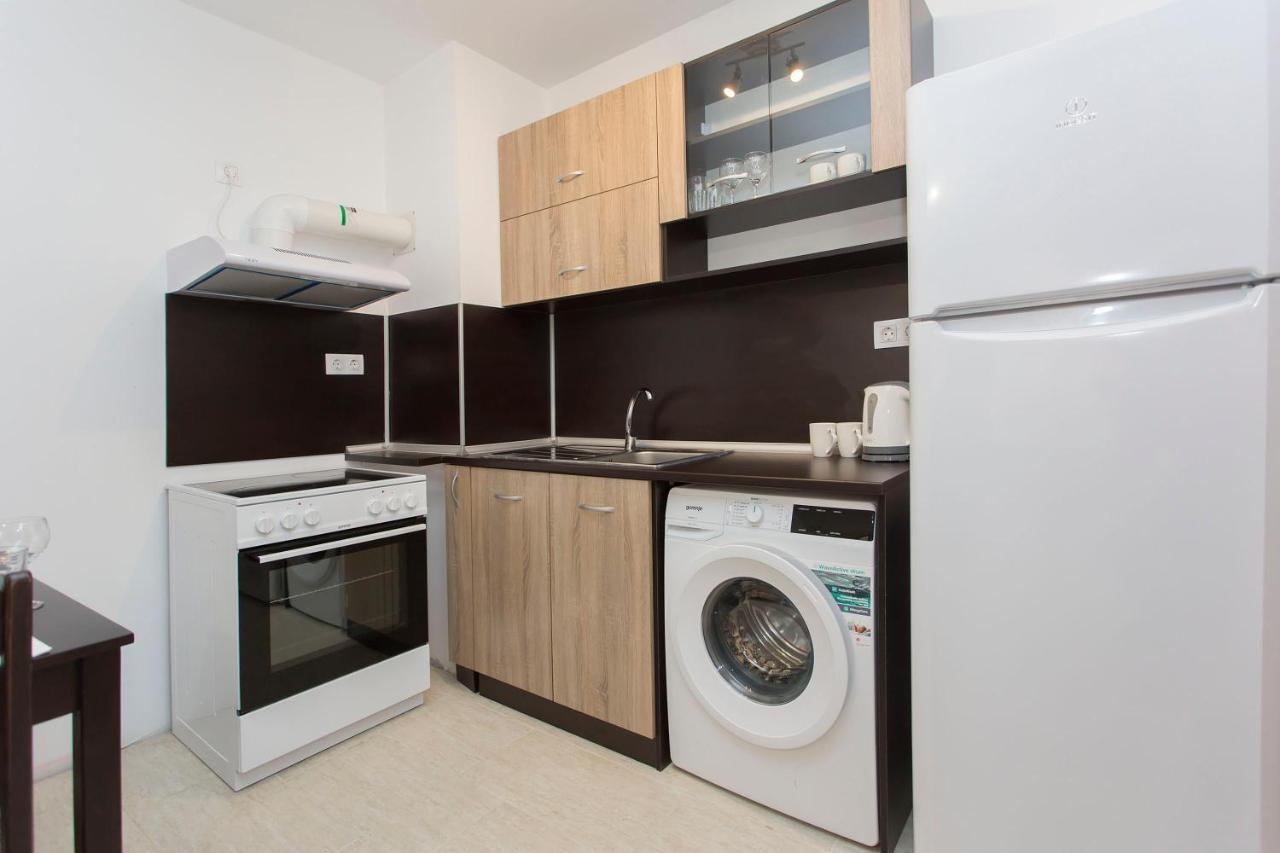 Modern And Bright Apartments Near Center - Free Parking Sofia Exterior foto