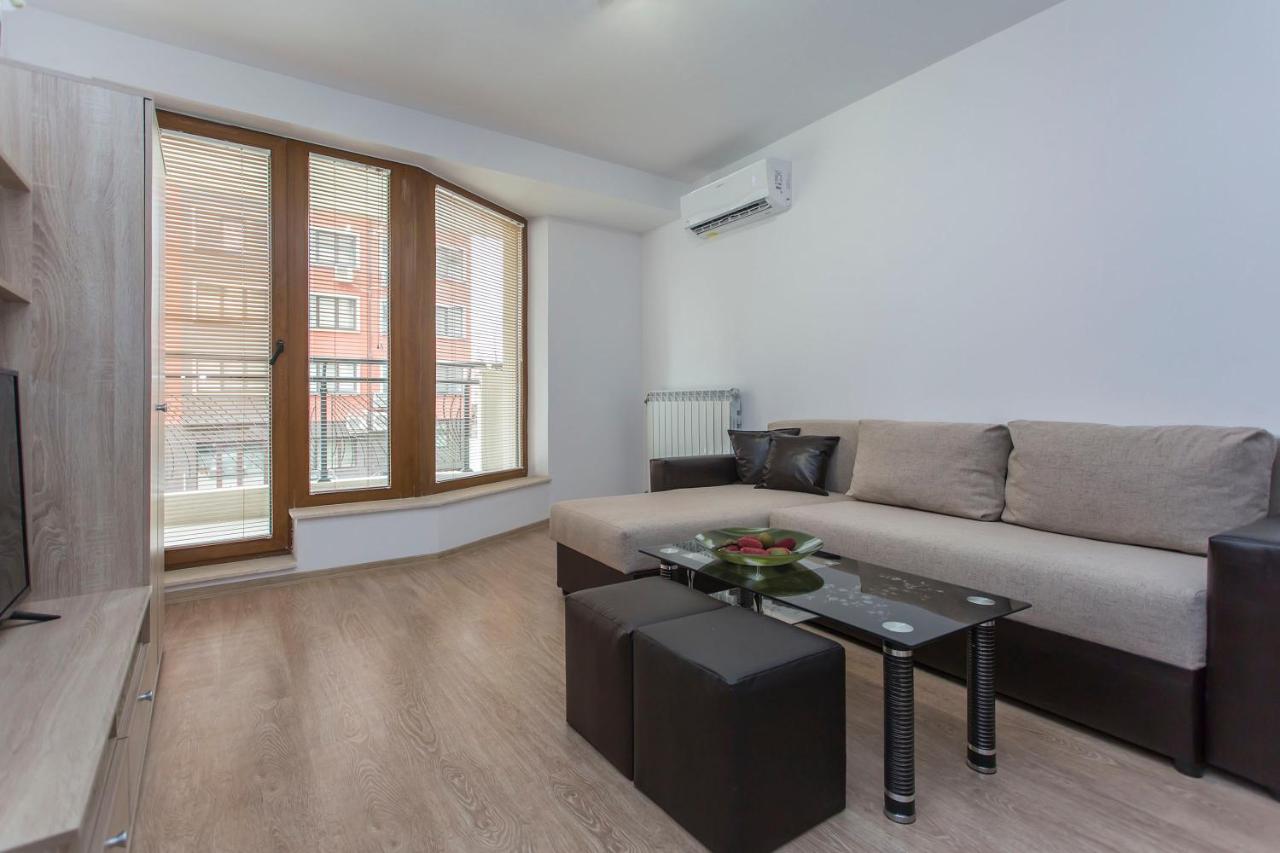 Modern And Bright Apartments Near Center - Free Parking Sofia Exterior foto