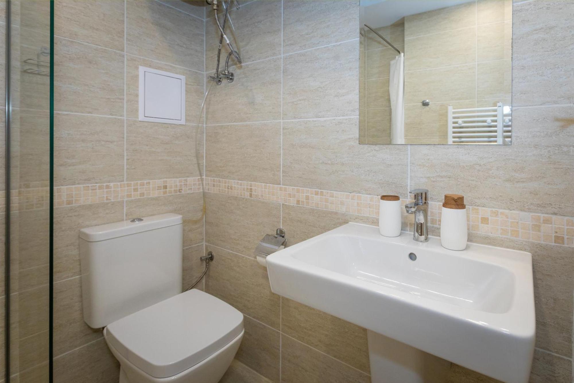 Modern And Bright Apartments Near Center - Free Parking Sofia Exterior foto